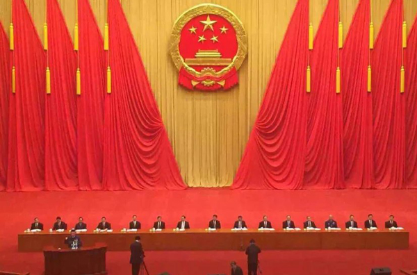 熱烈慶祝董事長李廣義被中共、中央，國務(wù)院授予“全國勞動模范”榮譽(yù)稱號
